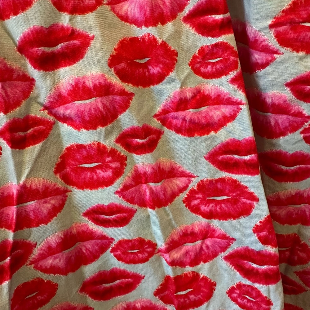 RETROLICIOUS Red & Pink Lips Kiss Print Cotton Skirt Size XL Pockets Glitter - Picture 2 of 7